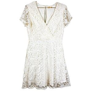 Black Swan Cream Floral Lace Applique Short Sleeve Dress